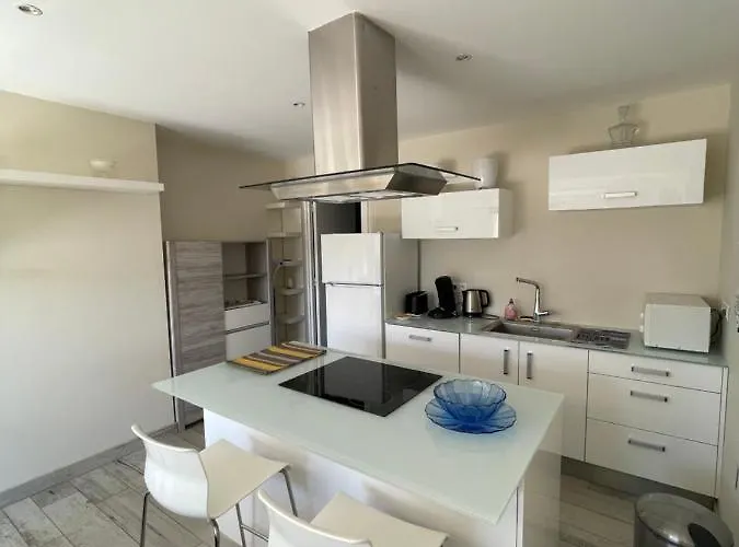 Les Moulins Apartment